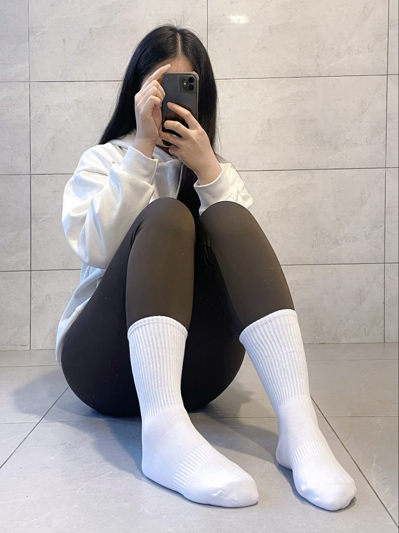 What Are Crew Socks? Length, Fit and Style Explained